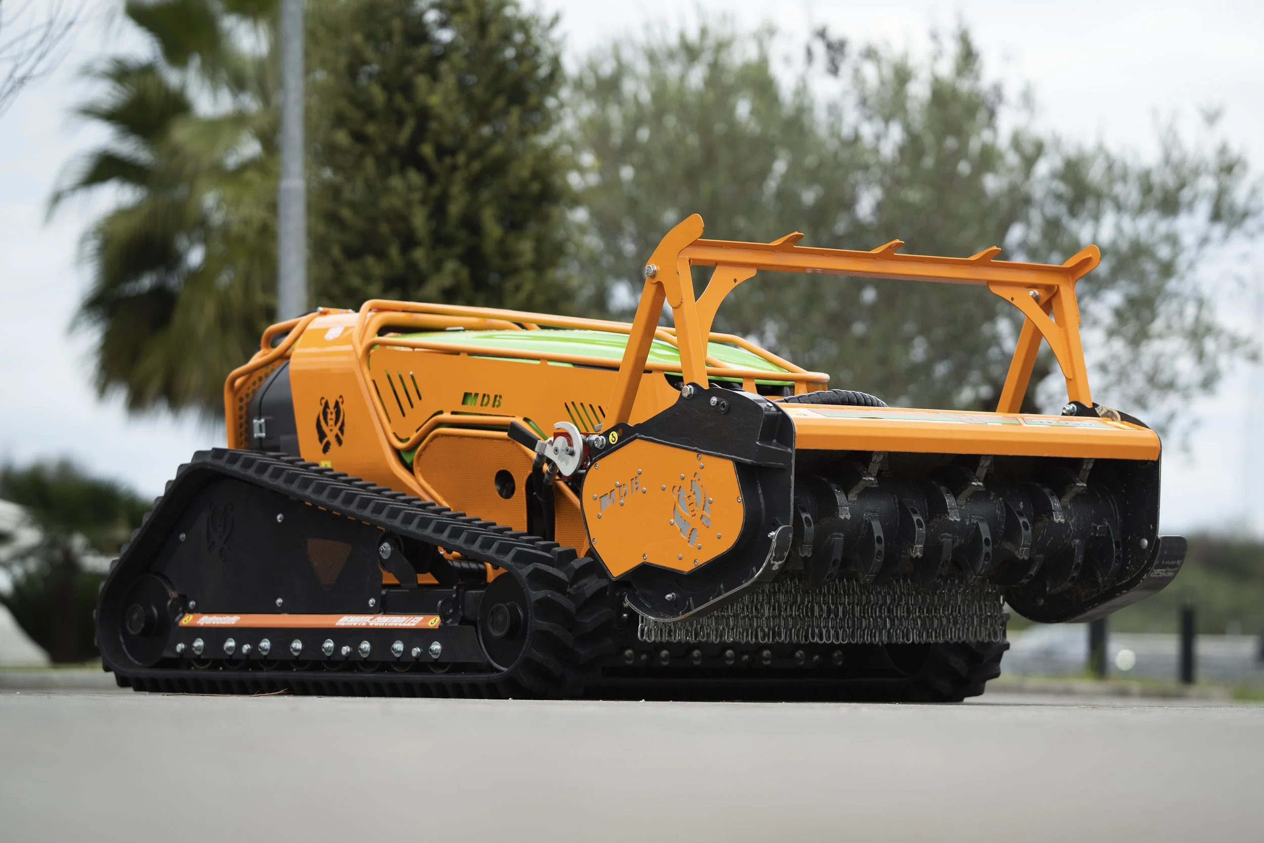 LV800 LARGE REMOTE CONTROLLED MOWER — greenclimber
